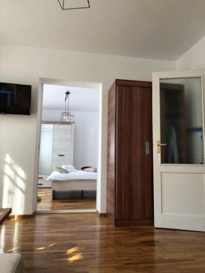 Casa Alise-Luise Lägenhet Braşov Exteriör bild