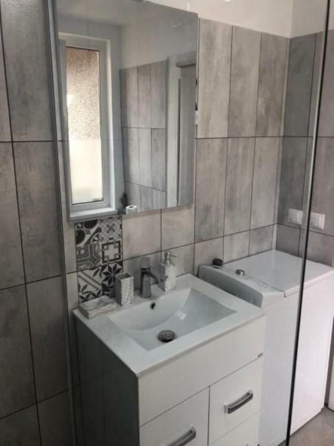 Casa Alise-Luise Lägenhet Braşov Exteriör bild
